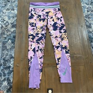Girls Nike leggings